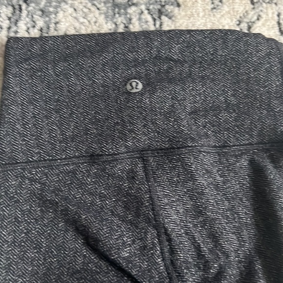 Lululemon Wunder under 28” tights - Picture 5 of 5